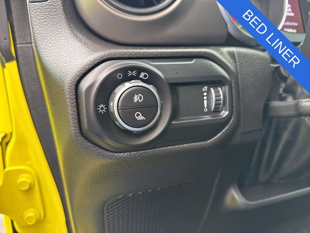 Used 2023 Jeep Gladiator Sport image 18