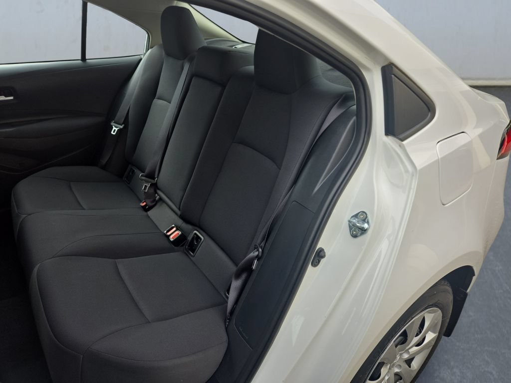 Used 2021 Toyota Corolla LE FWD image 13