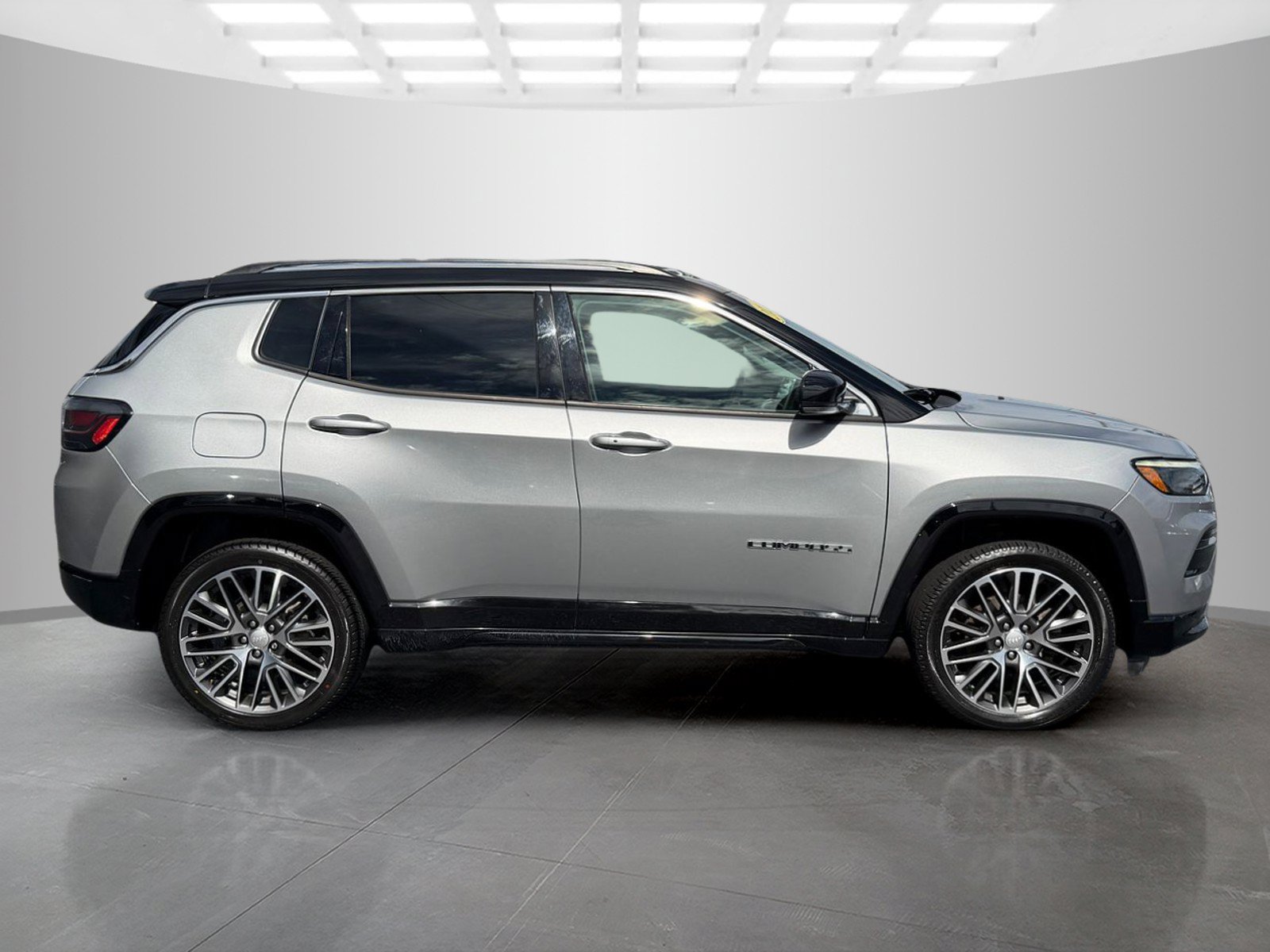 Used 2022 Jeep Compass Limited w/ Elite Group AWD/4WD image 6