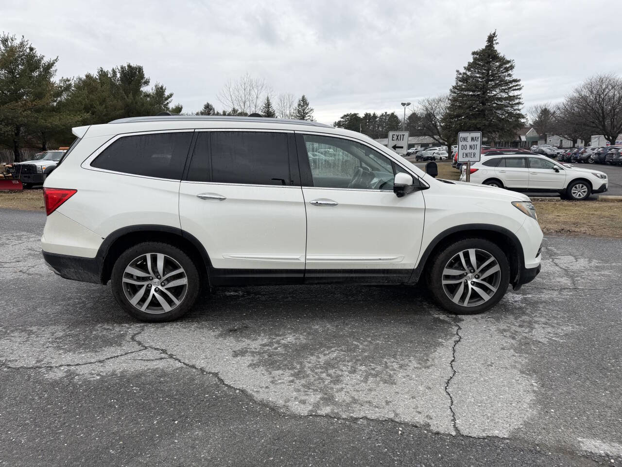 Used 2016 Honda Pilot Touring image 6