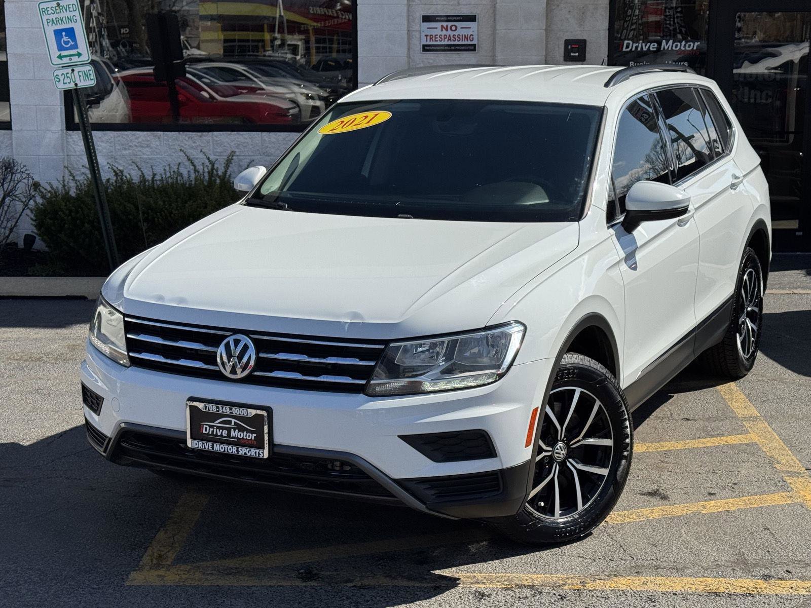 Used 2021 Volkswagen Tiguan SE FWD image 2
