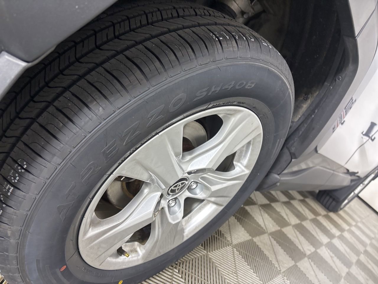 Used 2021 Toyota RAV4 XLE w/ Convenience Package image 34