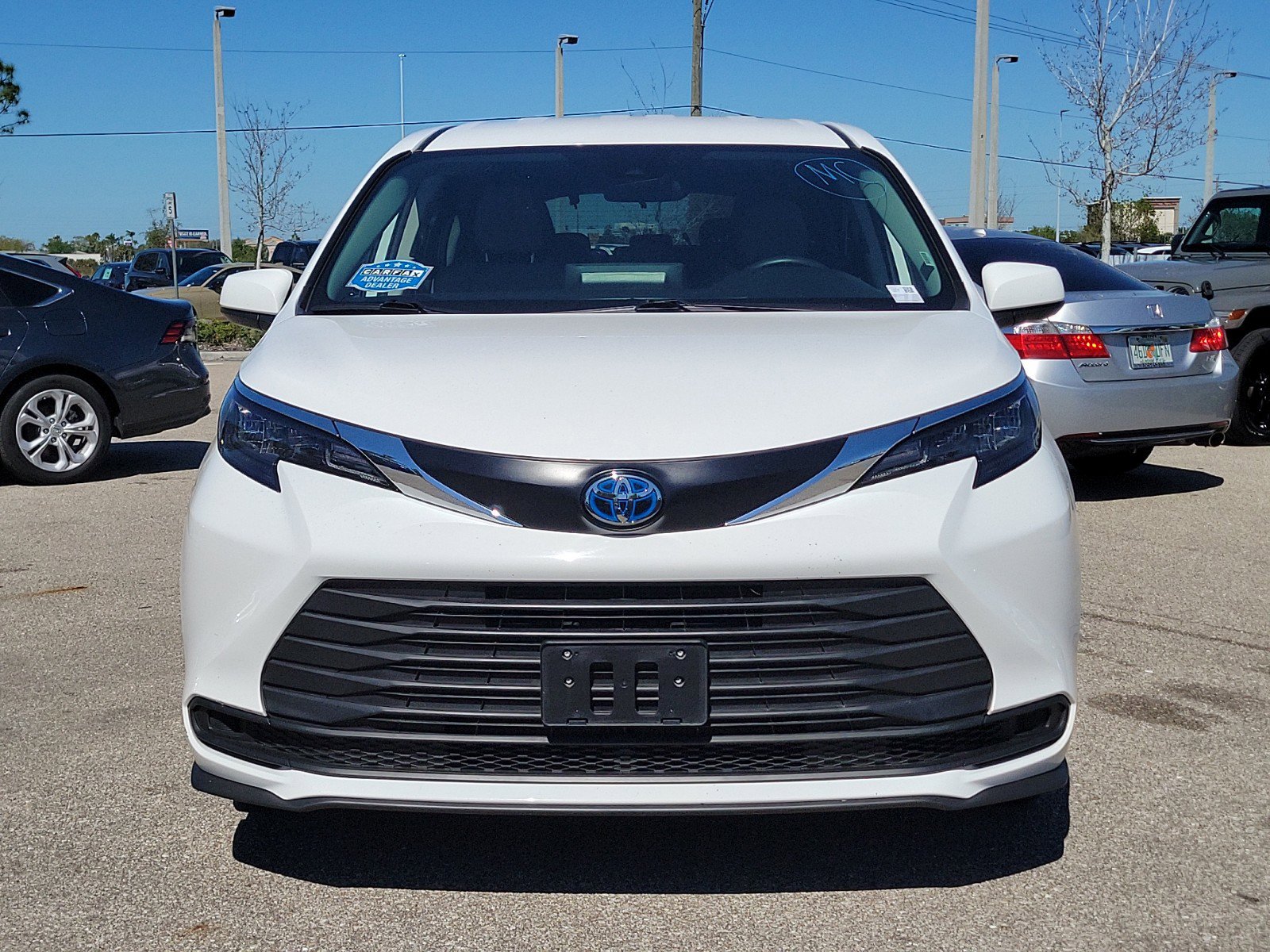 Used 2024 Toyota Sienna LE video 2