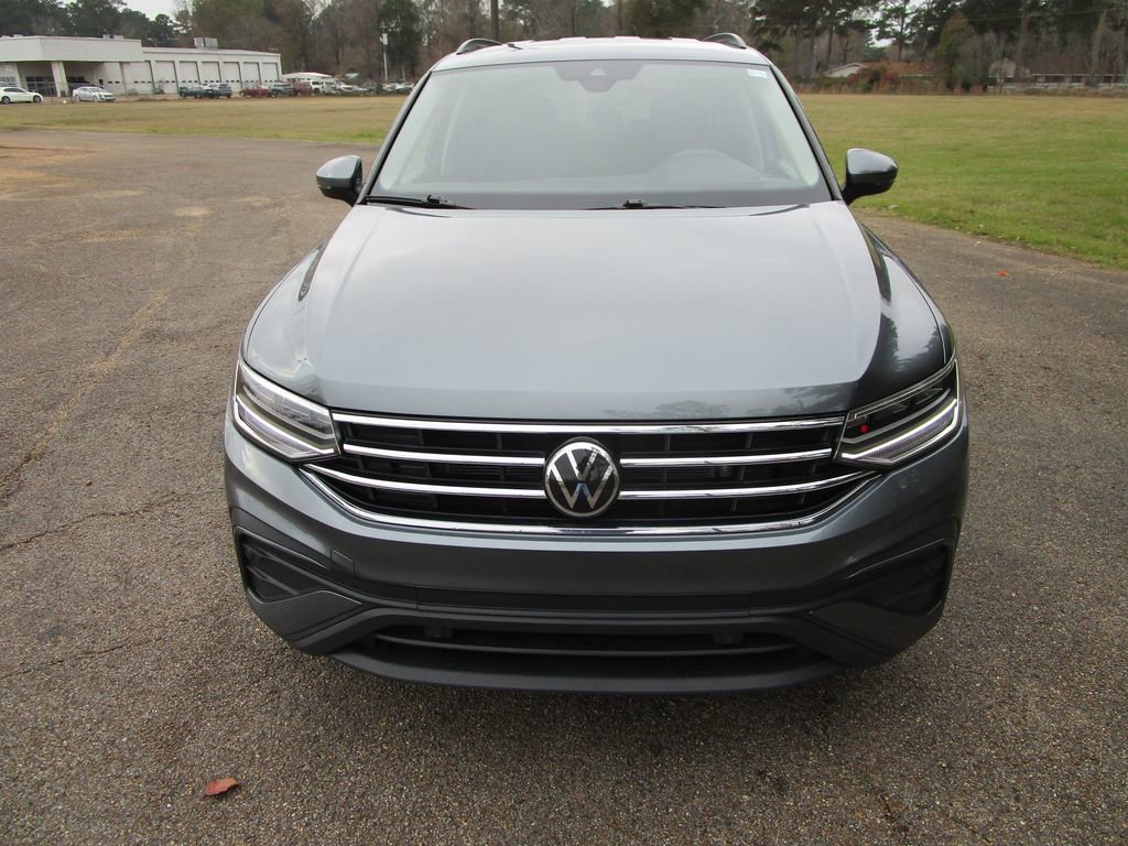 Used 2024 Volkswagen Tiguan S image 4