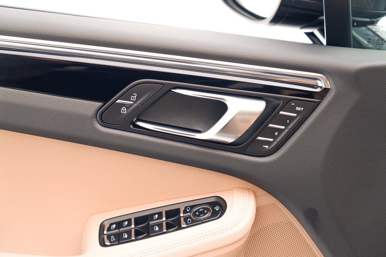 New 2026 Porsche Macan image 24