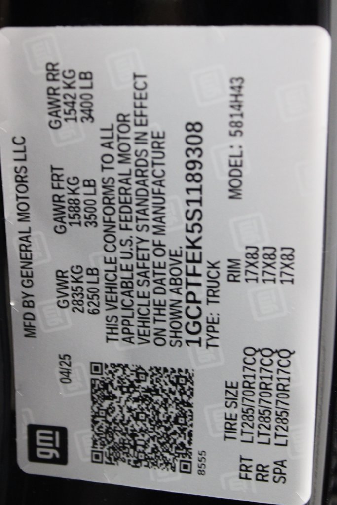 Used 2025 Chevrolet Colorado ZR2 w/ Technology Package AWD/4WD image 33