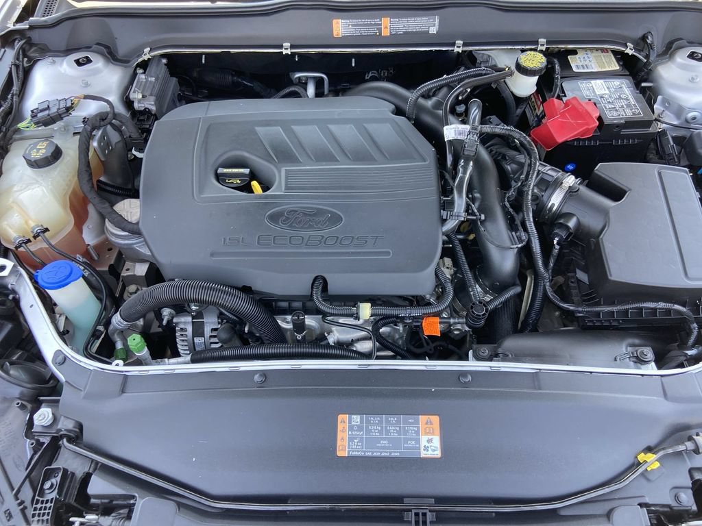 Used 2018 Ford Fusion SE w/ Equipment Group 201A FWD image 25
