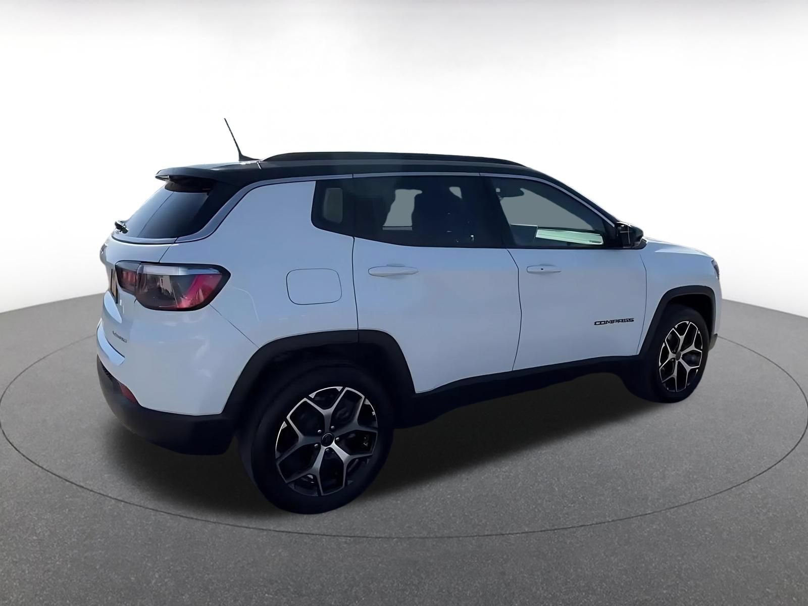 Used 2025 Jeep Compass Limited AWD/4WD image 14