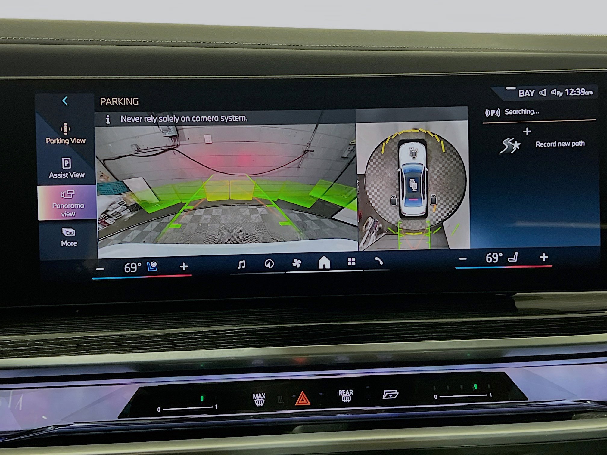 Used 2025 BMW 740i xDrive image 28