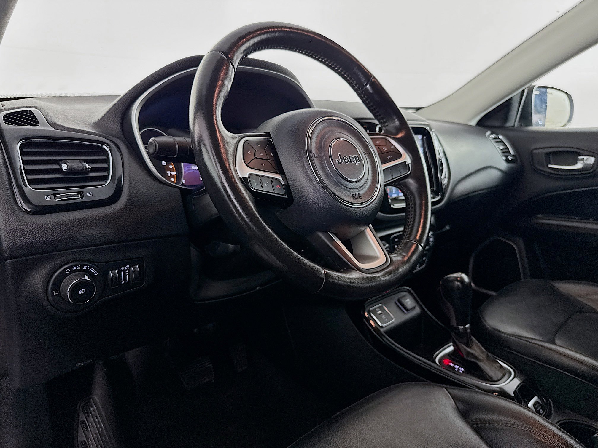 Used 2018 Jeep Compass Limited w/ Navigation Group FWD image 22