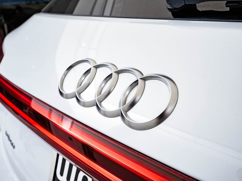 Used 2021 Audi e-tron Premium w/ Convenience Plus Package AWD/4WD image 18