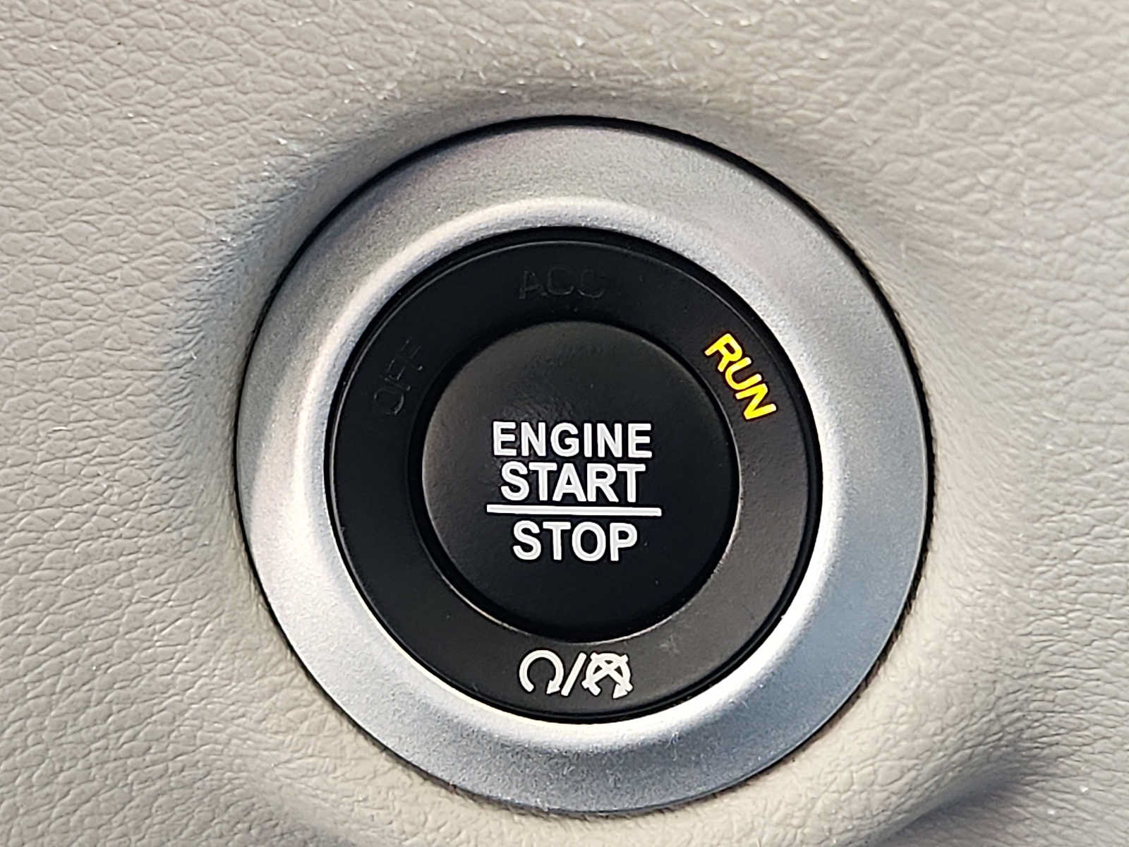 Used 2024 Chrysler Pacifica Touring-L FWD image 22