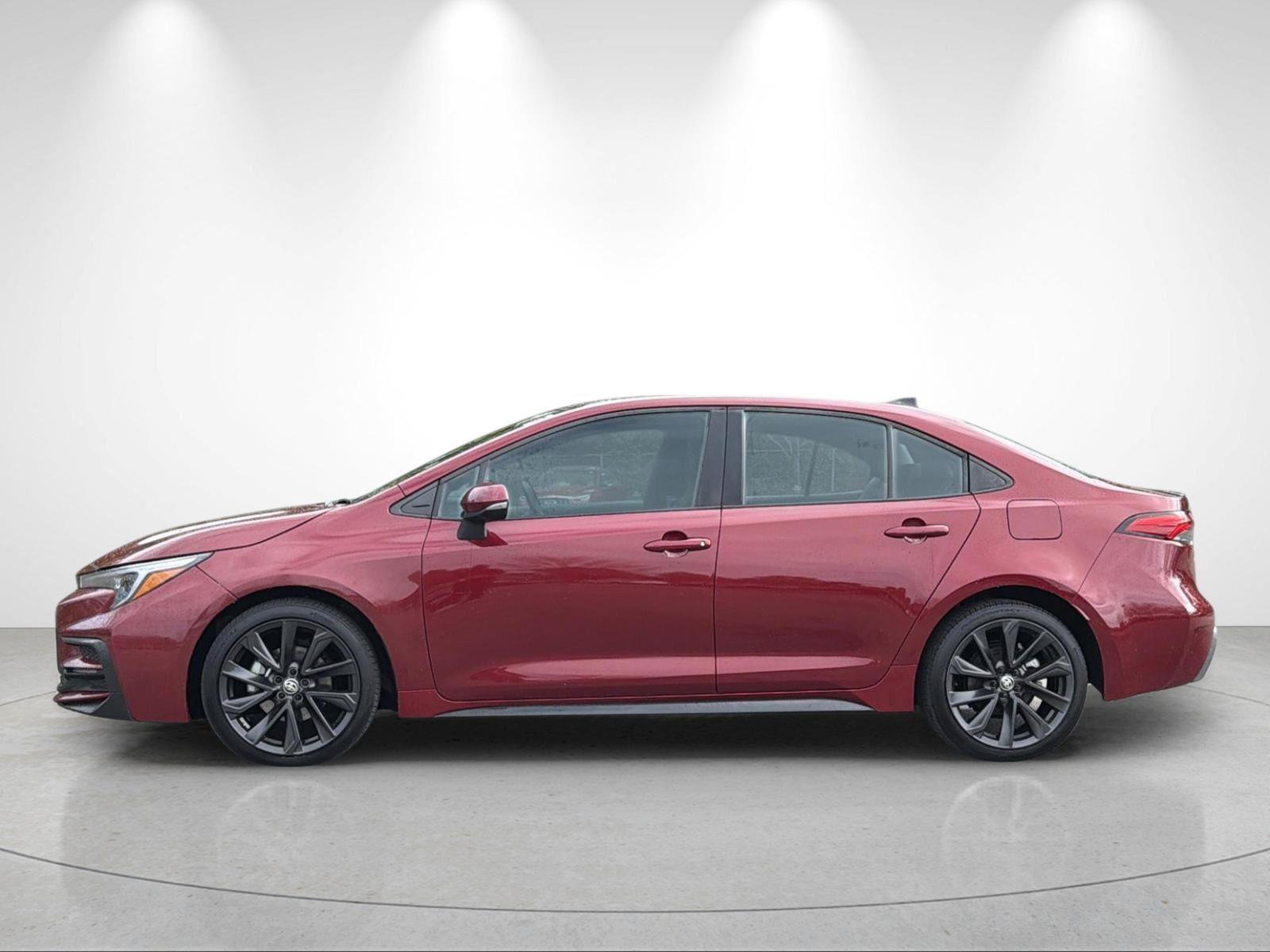 Used 2023 Toyota Corolla XSE FWD image 2