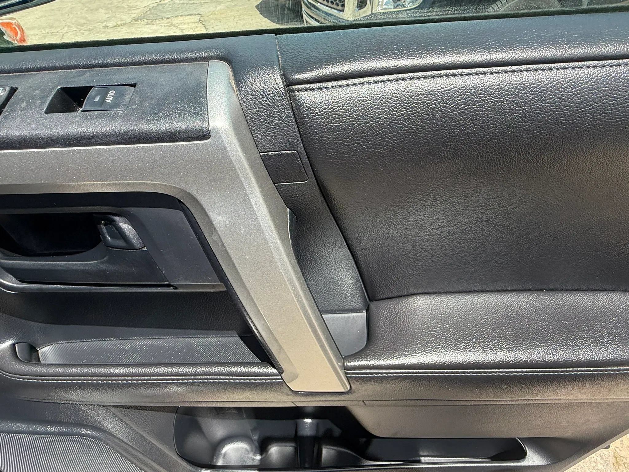 Used 2010 Toyota 4Runner Limited AWD/4WD image 21