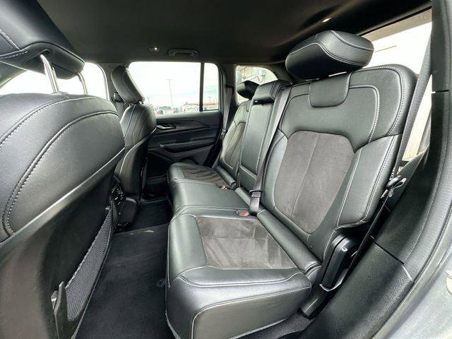 Certified 2023 Jeep Grand Cherokee Altitude image 23