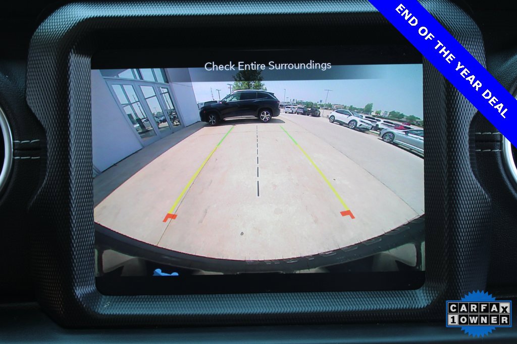 Used 2022 Jeep Wrangler Unlimited Sahara w/ Cold Weather Group image 17