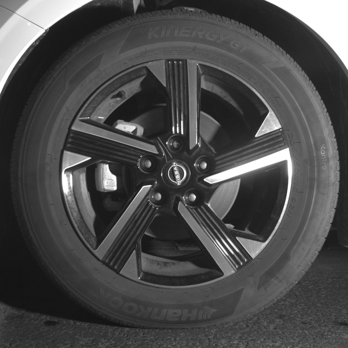 Used 2025 Nissan Sentra SV FWD image 12