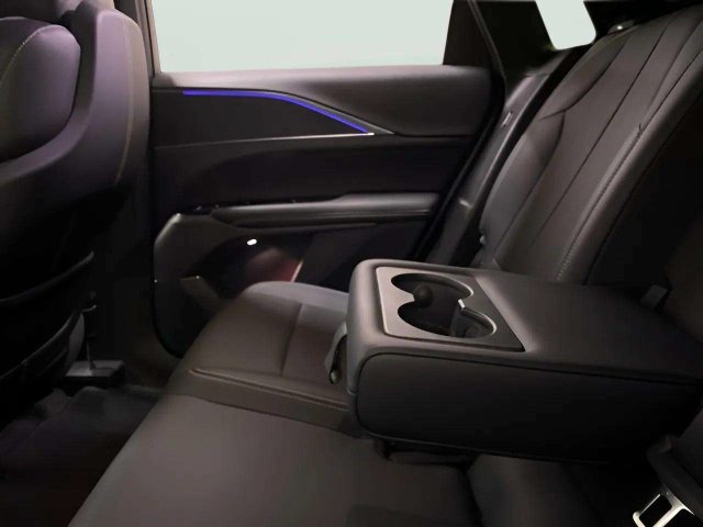 Used 2024 Cadillac Lyriq Sport RWD image 67