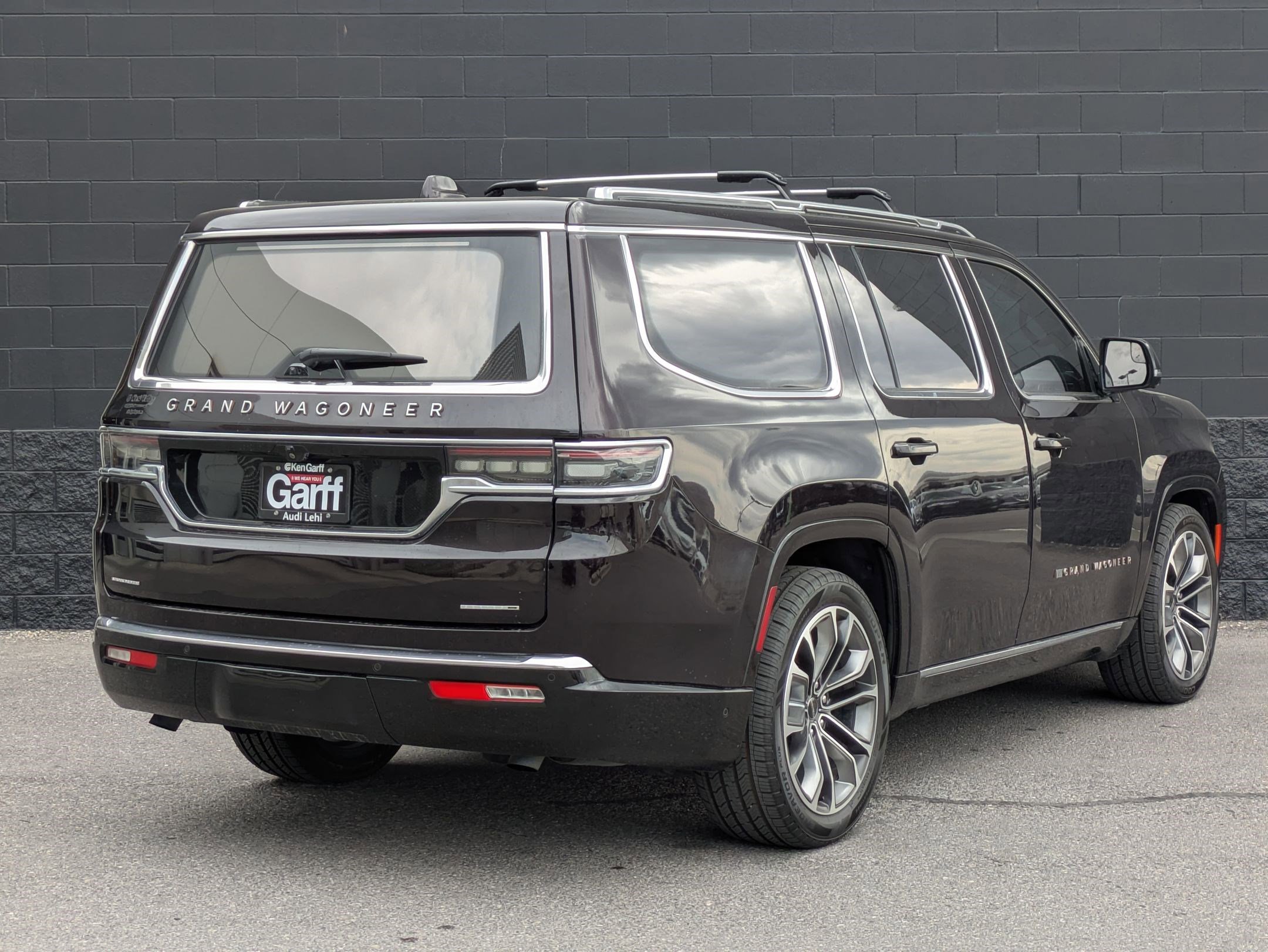 Used 2023 Jeep Grand Wagoneer Series III w/ Rear Seat Video Group 1 image 5