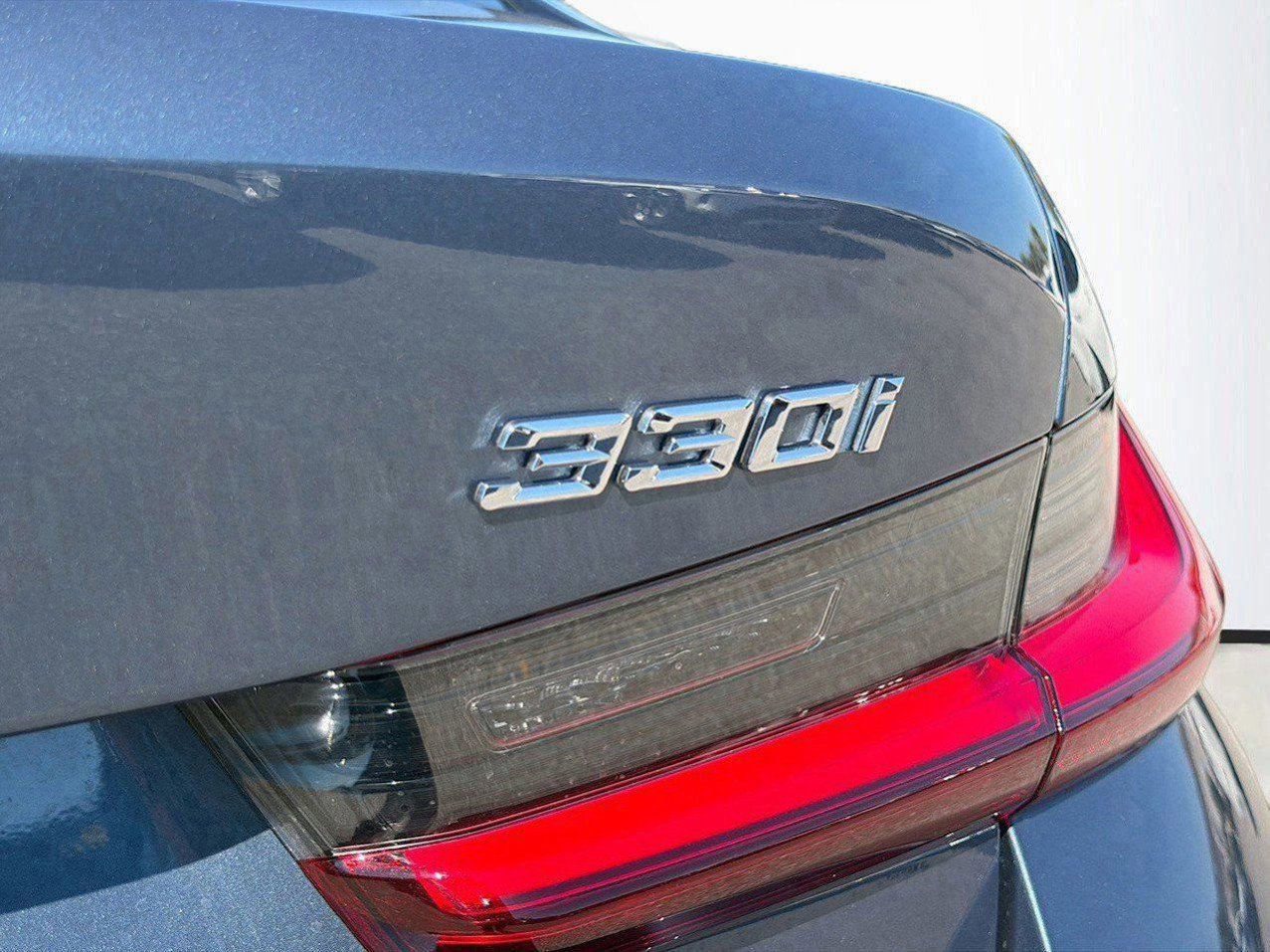 New 2025 BMW 330i Sedan w/ Convenience Package RWD image 11