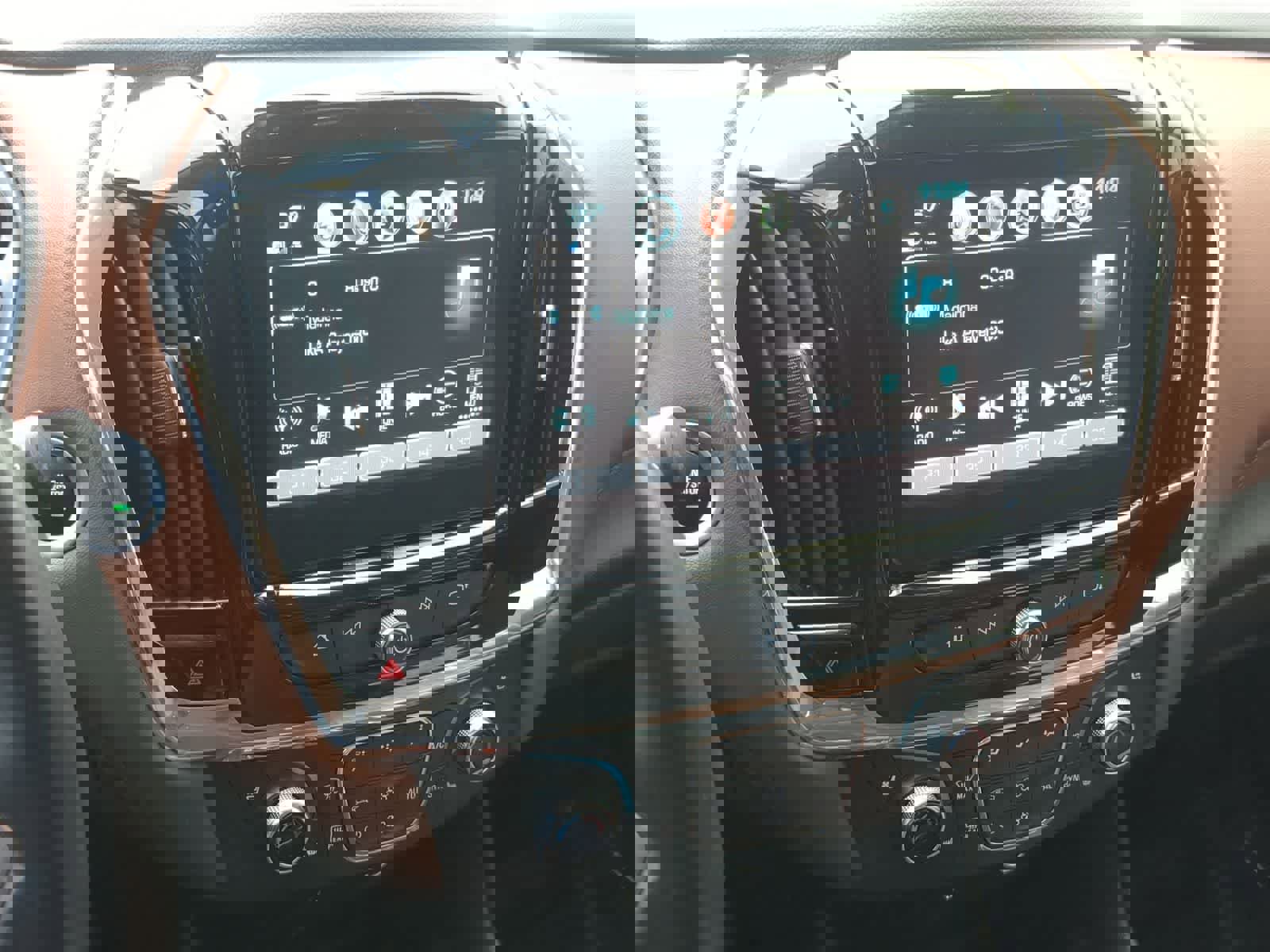 Used 2018 Chevrolet Traverse High Country AWD/4WD image 27