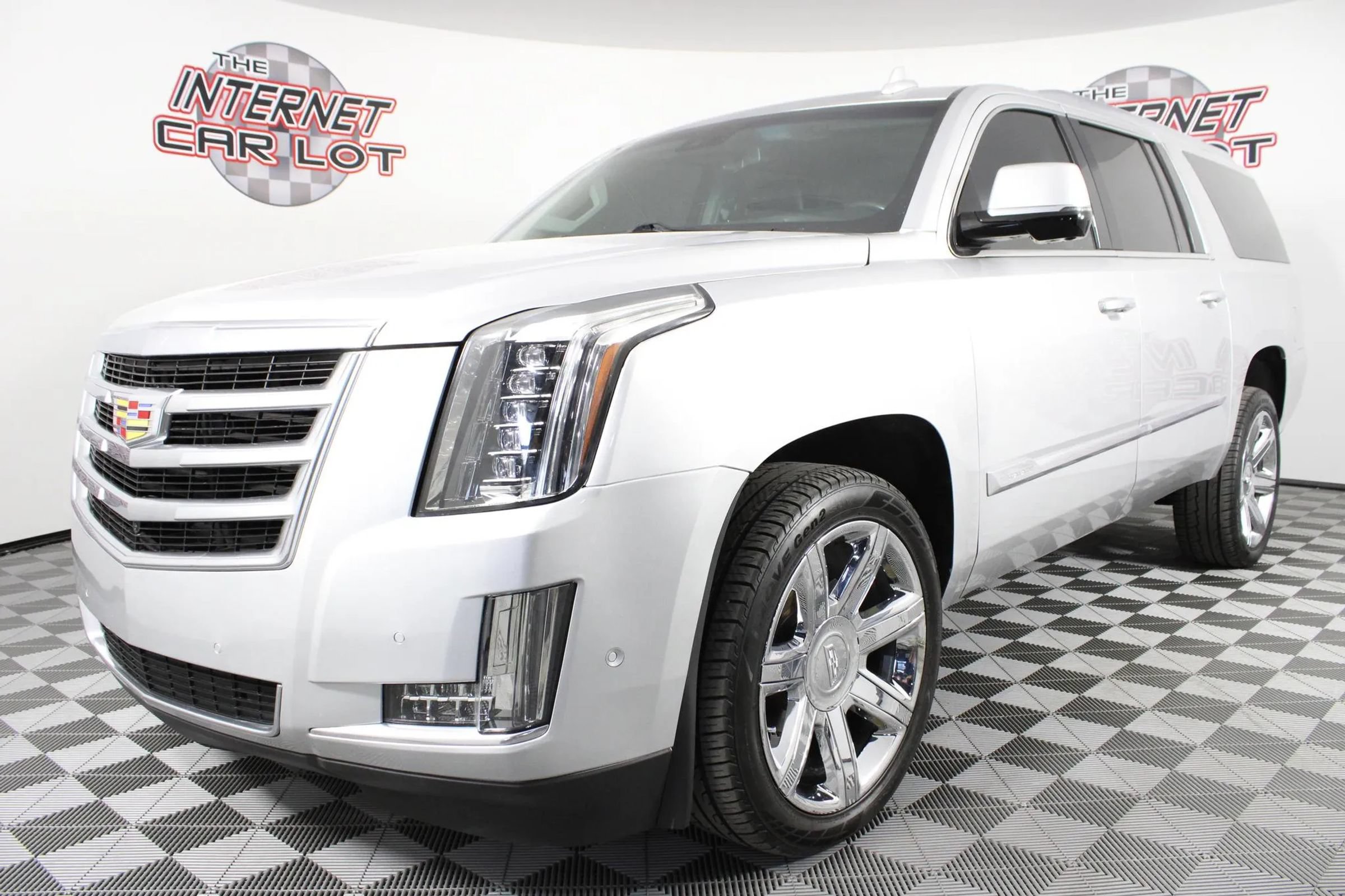 Used 2020 Cadillac Escalade ESV Luxury AWD/4WD image 3