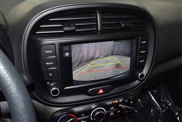 Used 2025 Kia Soul LX w/ LX Technology Package FWD image 20