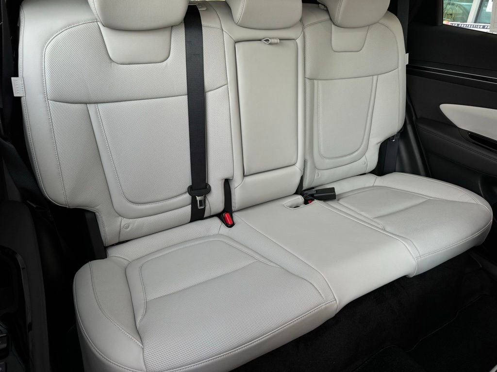 New 2024 Hyundai Tucson Limited image 21