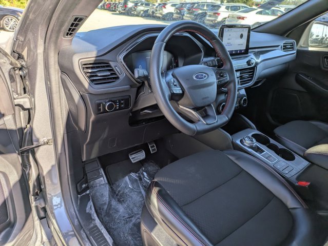 Used 2024 Ford Escape ST-Line w/ Cold Weather Package image 5
