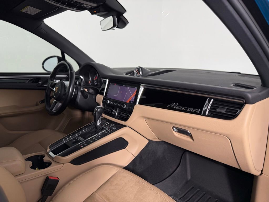 Certified 2019 Porsche Macan AWD/4WD image 21