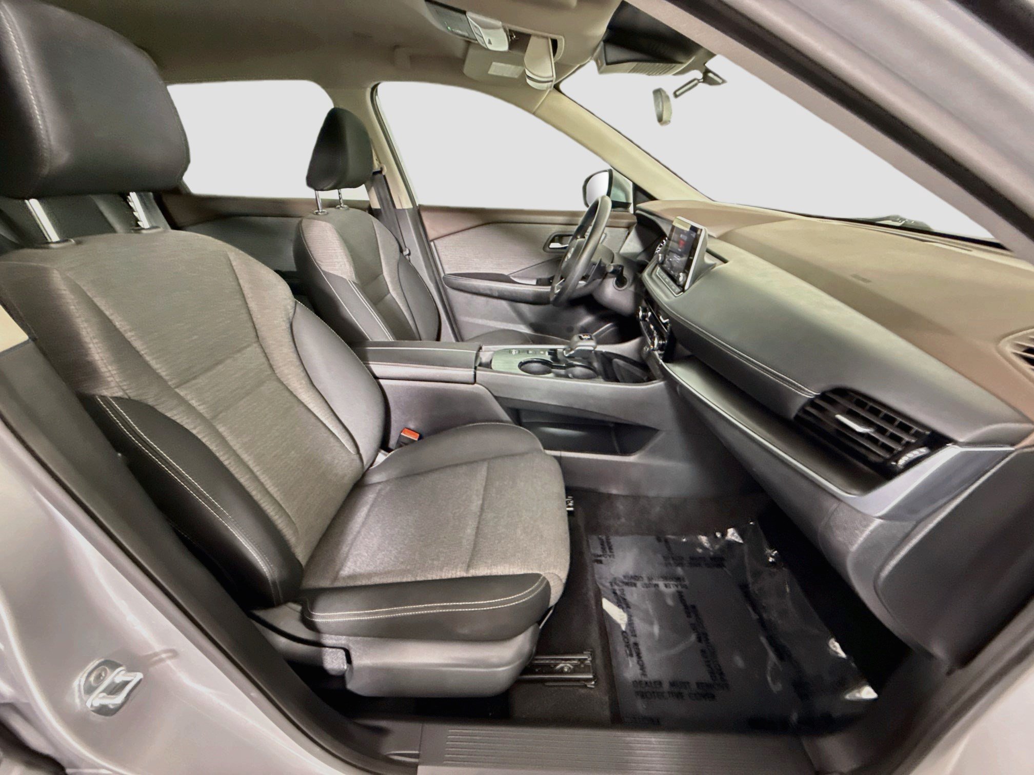 Used 2022 Nissan Rogue SV FWD image 29