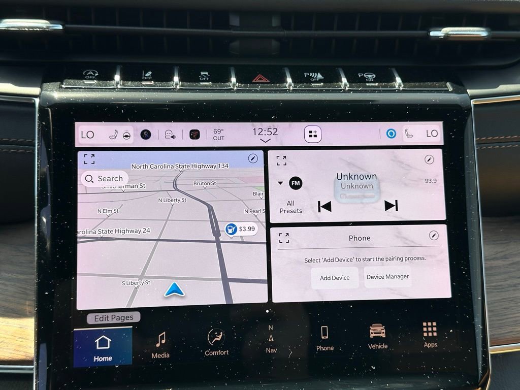 Used 2024 Jeep Grand Cherokee L Summit w/ Luxury Tech Group V image 6