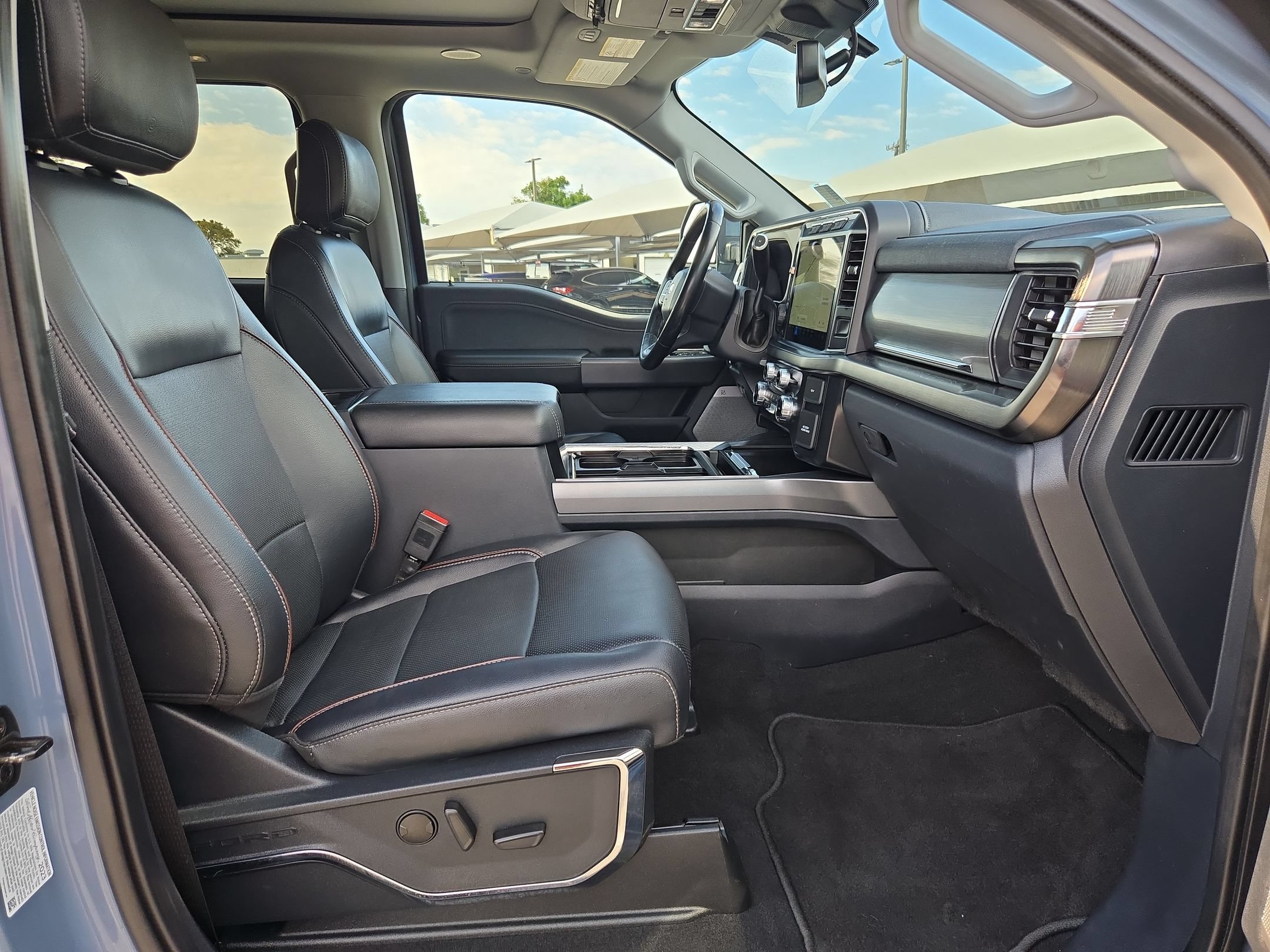 Used 2023 Ford F250 Lariat w/ Lariat Ultimate Package AWD/4WD image 27
