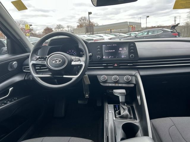 Certified 2023 Hyundai Elantra SE w/ Cargo Package image 16