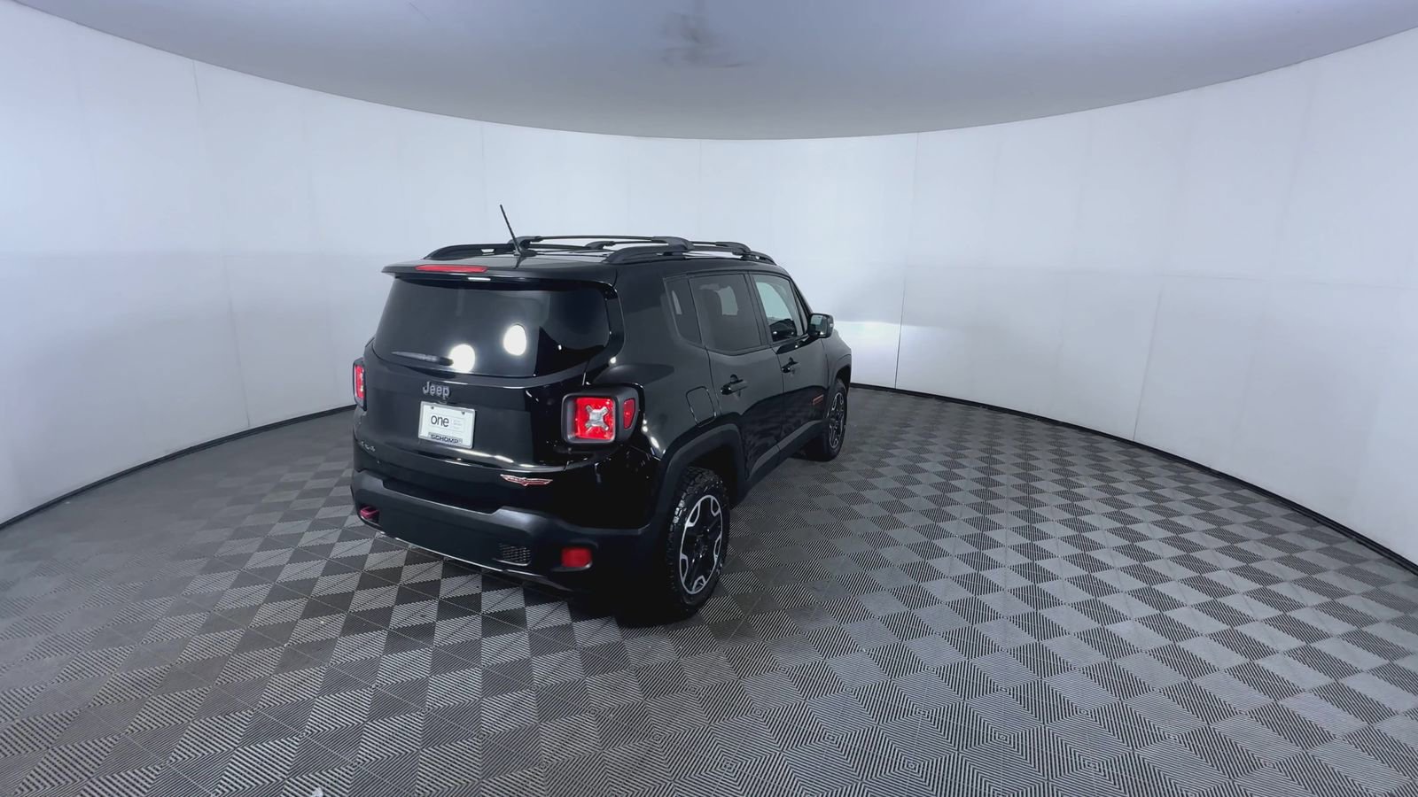 Used 2017 Jeep Renegade Trailhawk AWD/4WD image 8