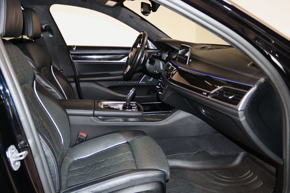 Used 2019 BMW 750i RWD image 64
