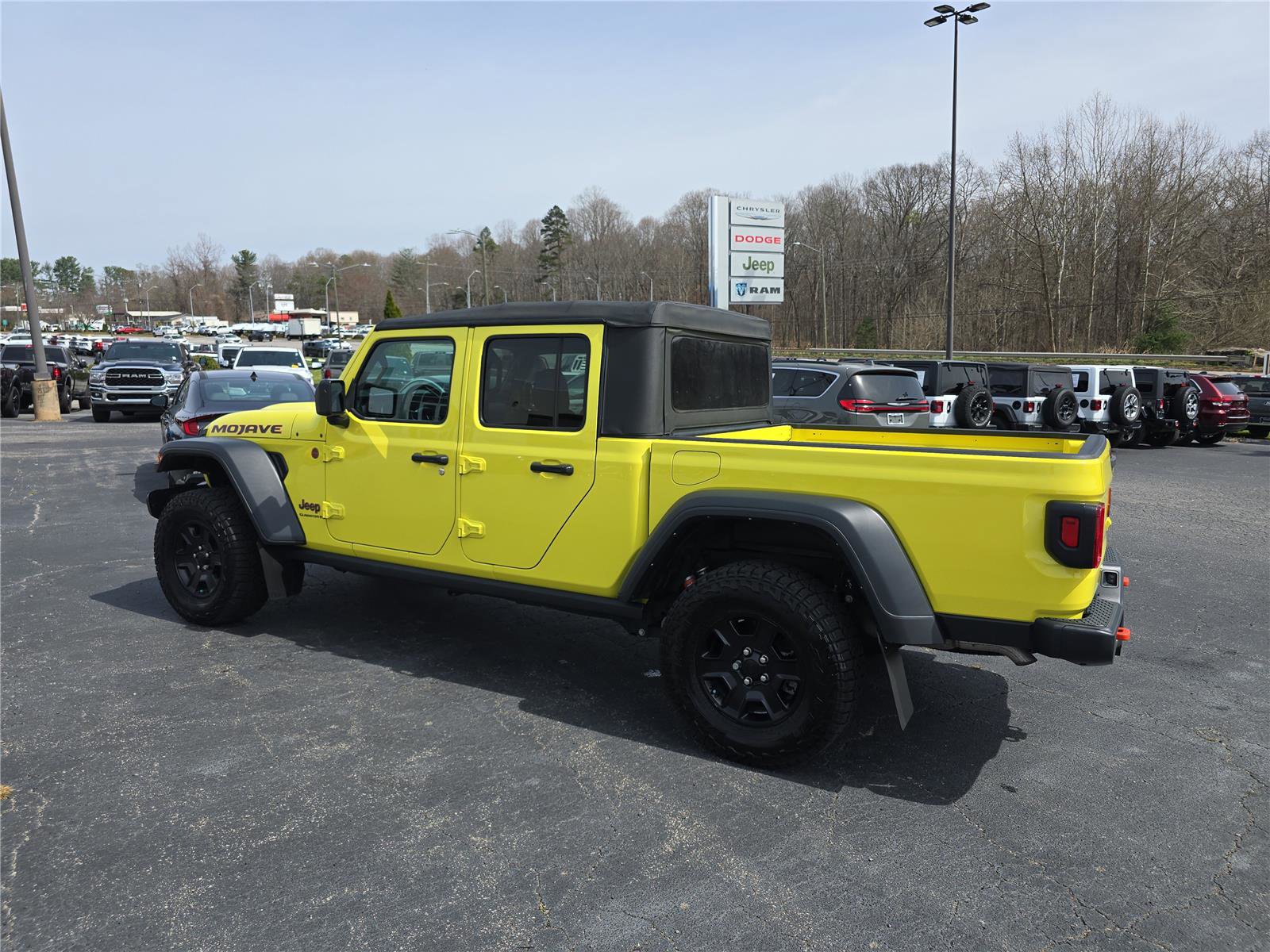 Used 2023 Jeep Gladiator Mojave image 6