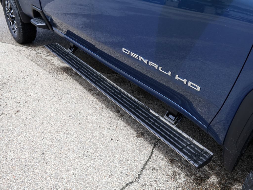 New 2026 GMC Sierra 3500 Denali Ultimate AWD/4WD image 7