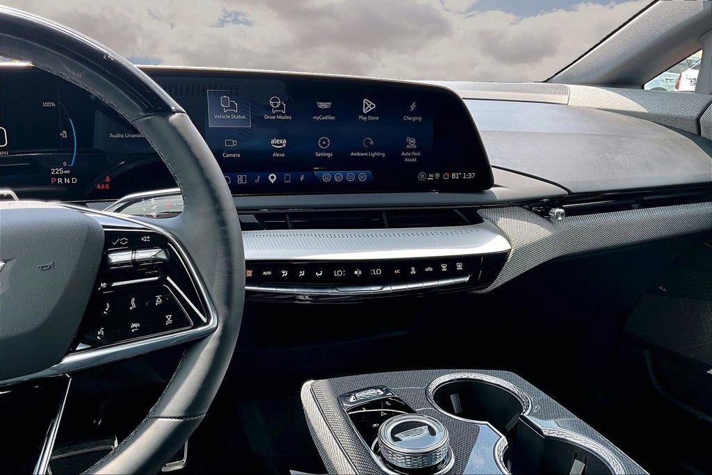 Used 2025 Cadillac Optiq Sport 2 AWD/4WD image 9