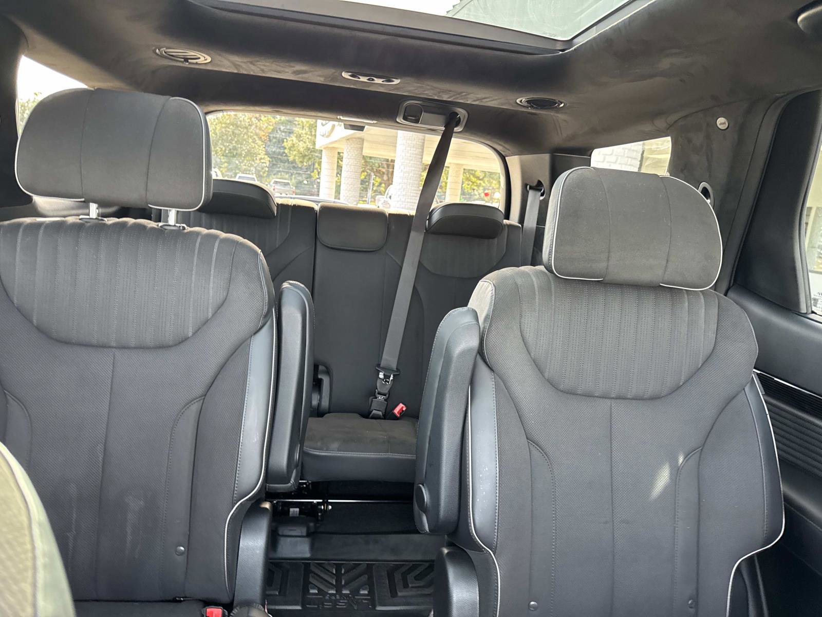 Used 2025 Hyundai Palisade Calligraphy image 9