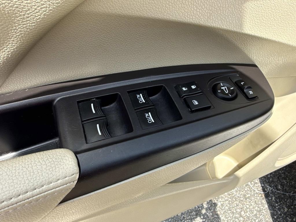 Used 2016 Acura RDX AWD w/ Advance Package image 23