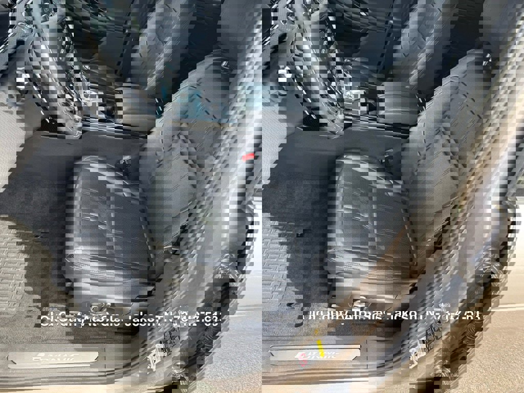 Used 2021 Land Rover Range Rover Evoque R-Dynamic S AWD/4WD image 22