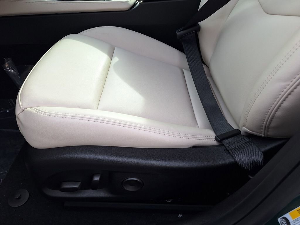 New 2026 Cadillac CT4 Luxury image 28