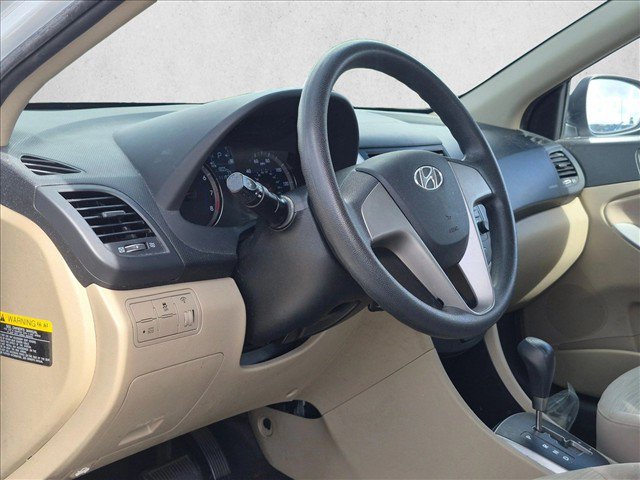 Used 2017 Hyundai Accent SE FWD image 2