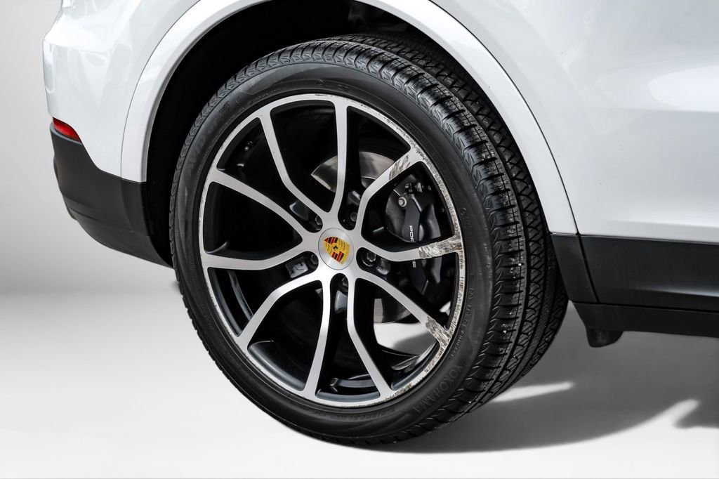 Used 2021 Porsche Cayenne AWD/4WD image 49