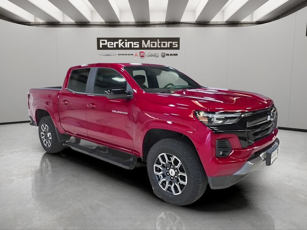 Used 2024 Chevrolet Colorado Z71 w/ Z71 Convenience Package 2 AWD/4WD image 8