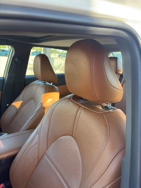 Used 2019 Toyota Avalon Limited w/ Advanced Safety Package FWD image 9
