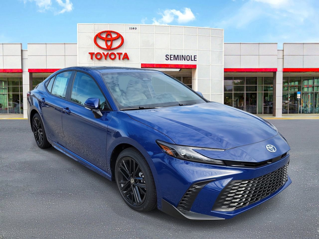 Used 2026 Toyota Camry SE FWD image 2