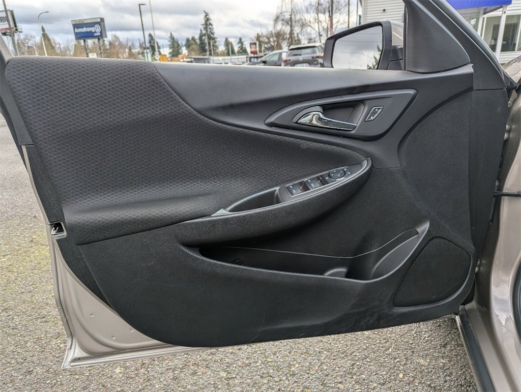 Used 2025 Chevrolet Malibu LT image 10