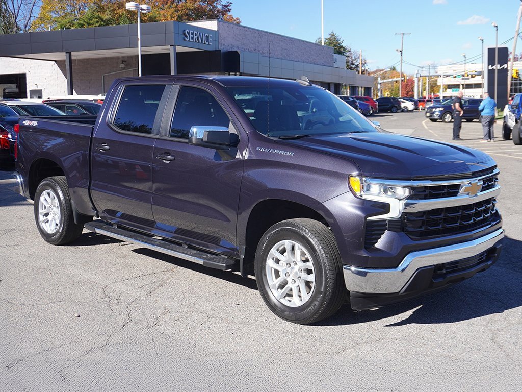 Used 2022 Chevrolet Silverado 1500 LT image 2